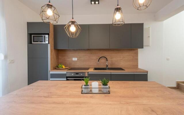 Luxury Apartments - La Vir 3 & 4