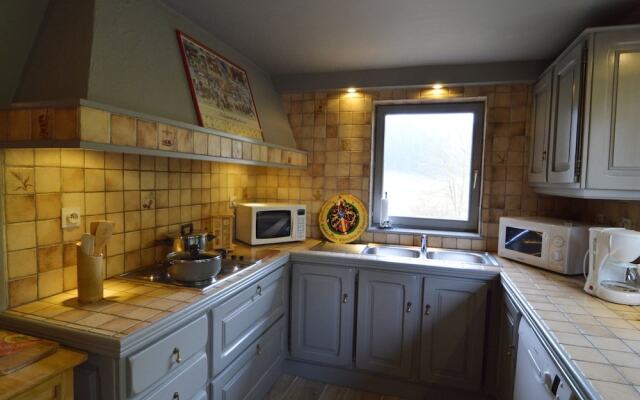 Quaint Holiday Home in Falaen near Maradret Abbey