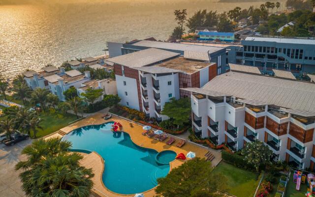 Saint Tropez Beach Resort Hotel