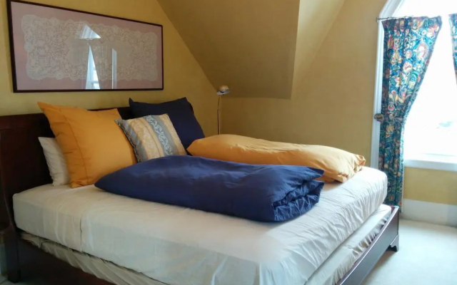 Fairmont House Bed & Breakfast