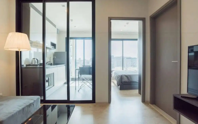 Fully Furnished Excellent Location -next to Beach