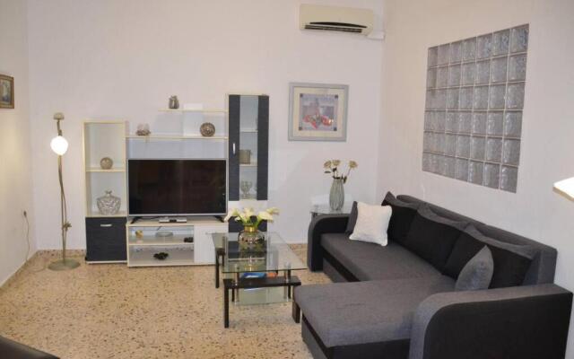Nefeli's House in Paradisi