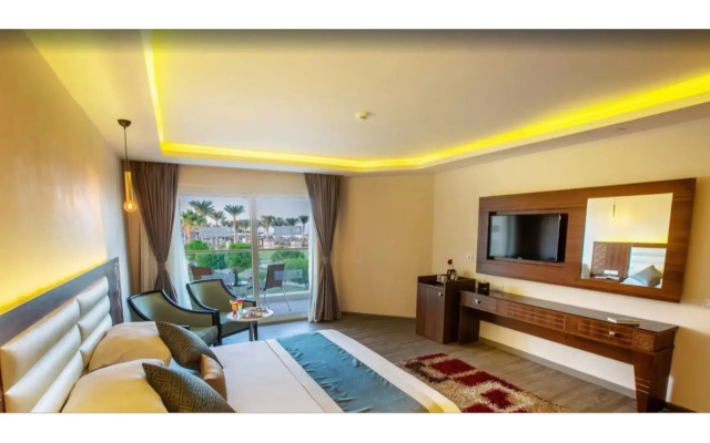 Pickalbatros Royal Moderna Sharm & Aqua Park