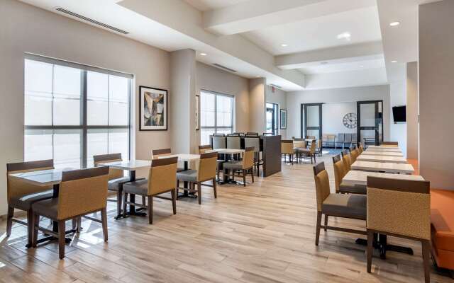 Comfort Suites Grandview - Kansas City