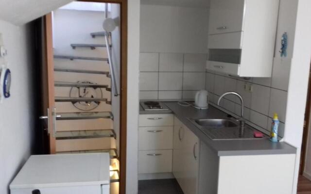 Apartments MIME - Small House