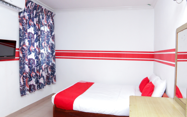 Super OYO 1173 Mandyrin Hotel