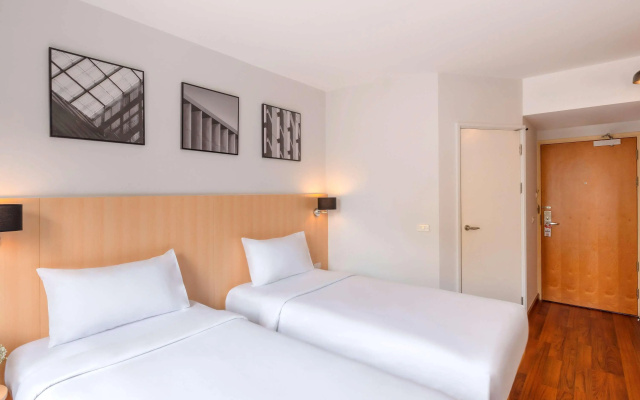 ibis Bangkok Sathorn - Image 3