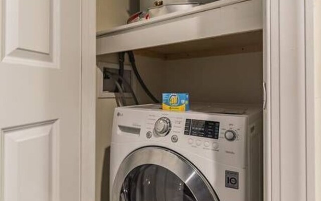 115 S 21st - 402