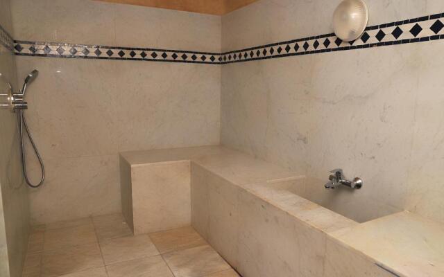 Al Maaden VillaHotel & Spa