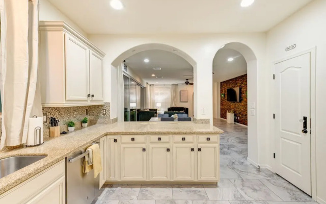 Desert Creek Oasis