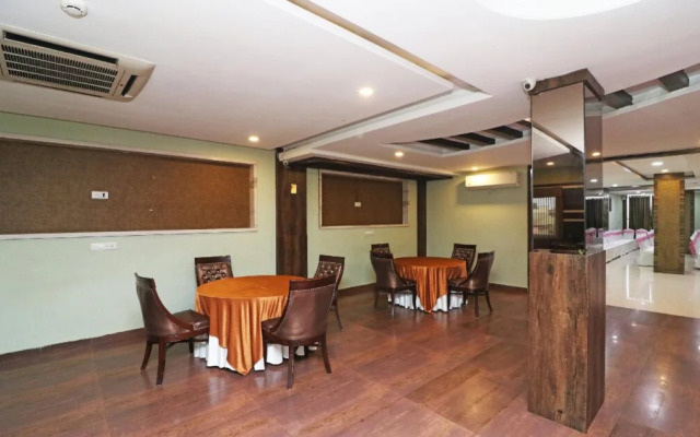 Hotel Lotus By OYO Rooms