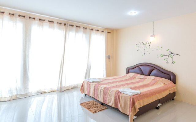 Phet Ngam Hotel