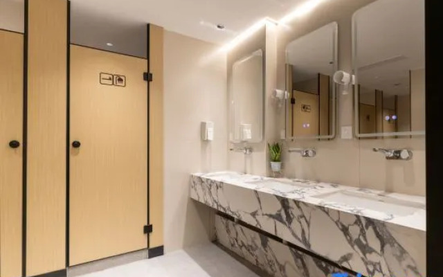 ZaiRenhai Youth Apartment