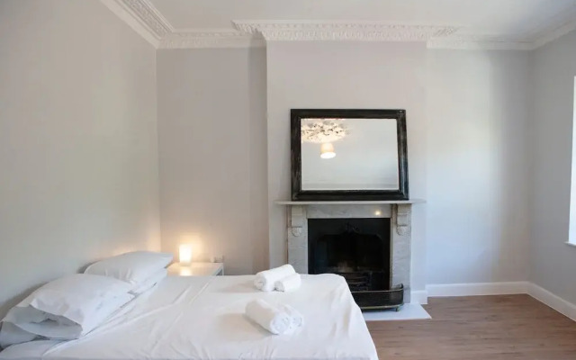 5 Bedroom House Near Clifton