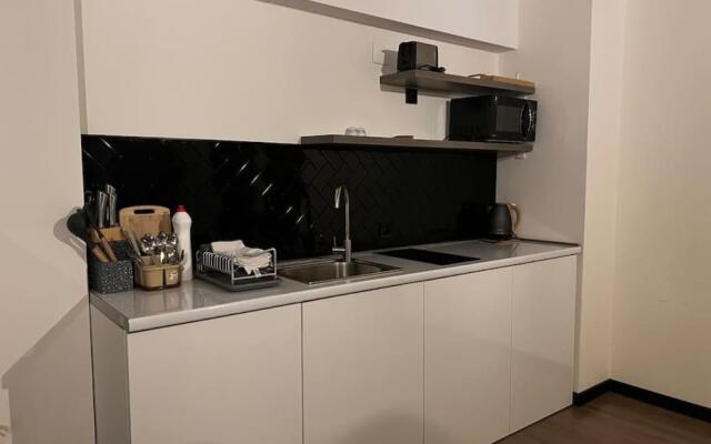 Paskunji Marshall Apartment