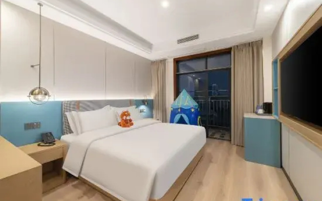 Yizhi Hotel (Huayang Metro Station Exhibition Center Store)