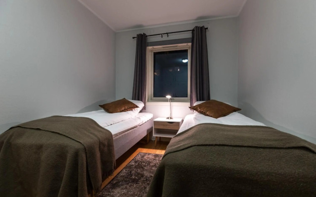 Enter Viking Hotel