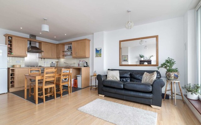 Wonderful 1BR Flat With Balcony - Hackney Downs