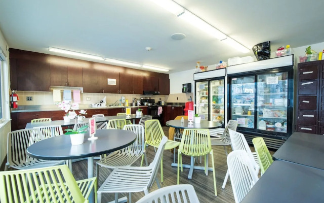 HI Calgary City Centre - Hostel