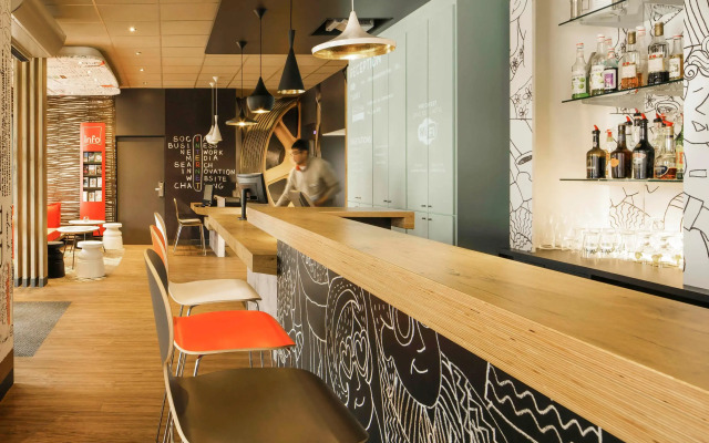 ibis Versailles Château