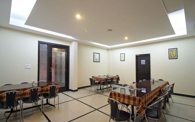 OYO 4754 Hotel Center Point