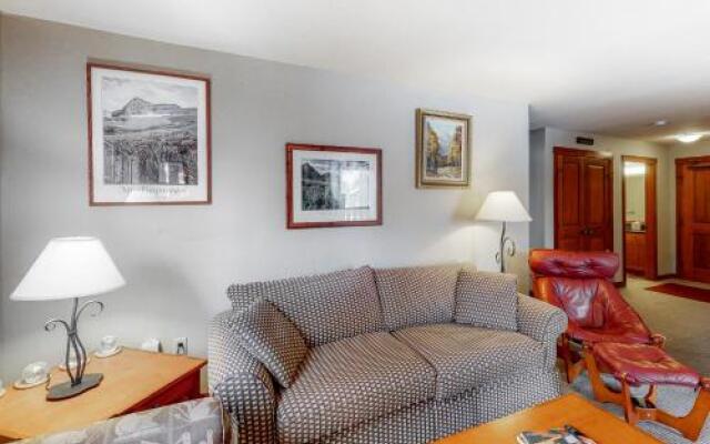 Eagle Springs East 201: Horsetail Suite