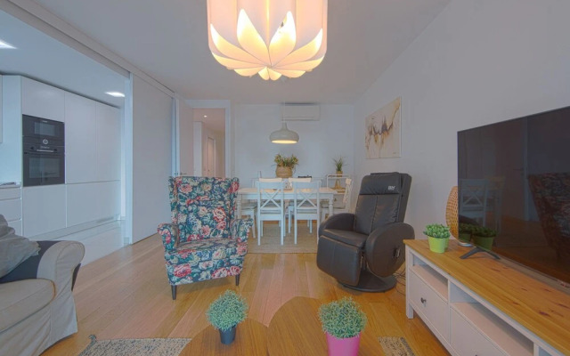 Benfica Prime Terrace II by Homing