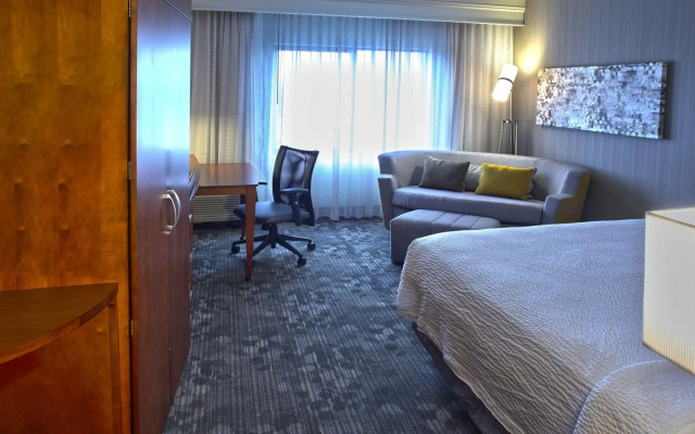 Courtyard by Marriott Hamilton