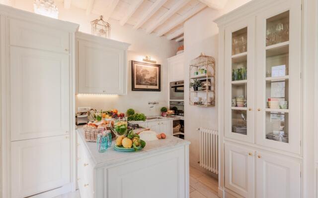 La Casina in Lucca With 2 Bedrooms and 3 Bathrooms