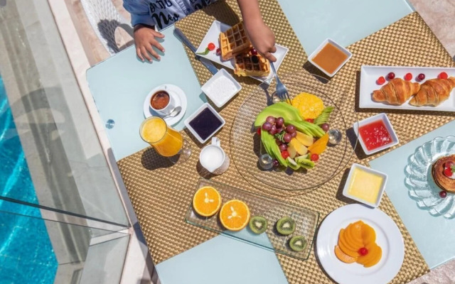 Albatros Aqua Blue Azrak VIP Package