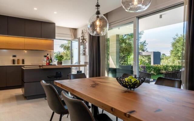 Luxurious Villa Laurea