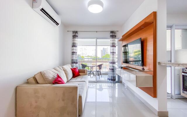 Apê 11 com piscina aquecida, AC e garagem