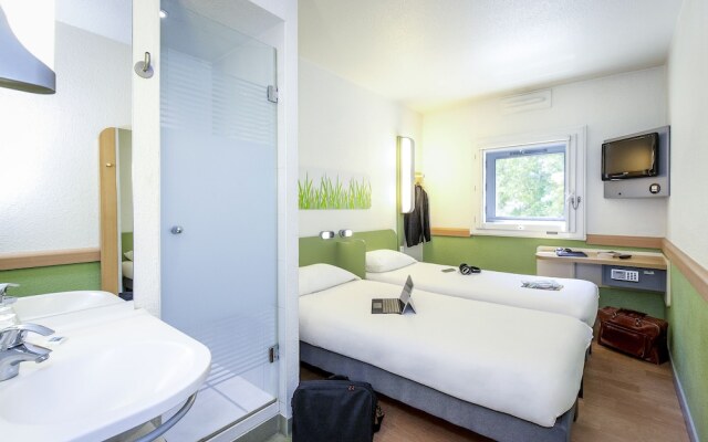 First Inn Hotel