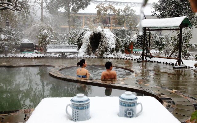 Huasheng Hotel