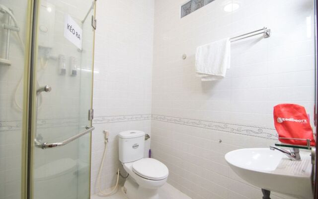 Reddoorz Near Saigon Zoo 3