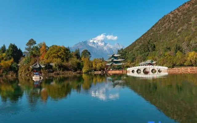 Xiangju·Sunrise Golden Mountain Designer Homestay