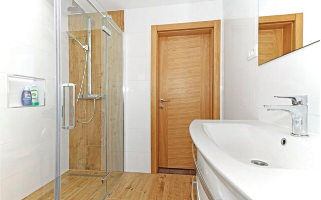 Amazing Home in Vodice With Wifi and 3 Bedrooms
