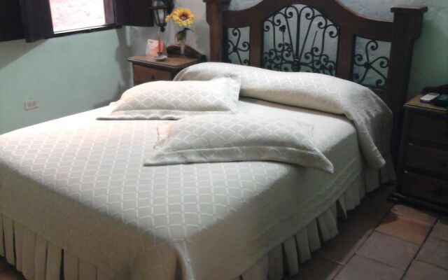 Hostal Restaurante Guaracu