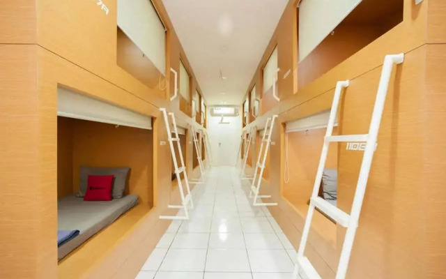 My Capsule Hotel by RedDoorz