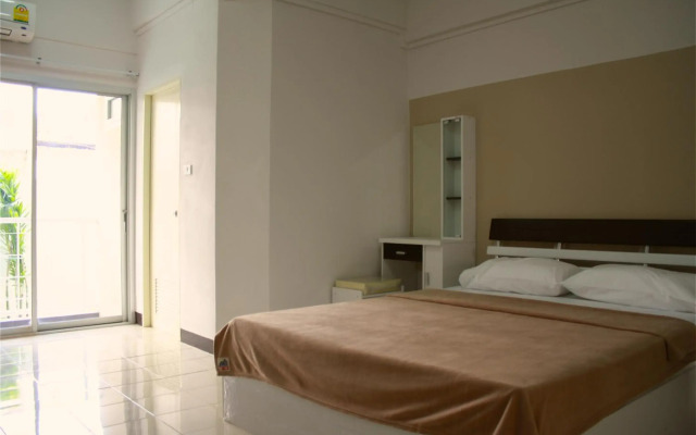 Baanbudsarin Apartment