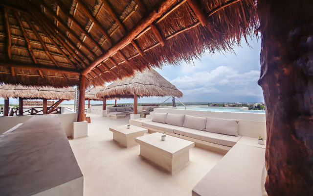 Casa Astral Eco Luxury Holbox Island - Sunset and Ocean View with Rooftop Pool (steps from the beach)