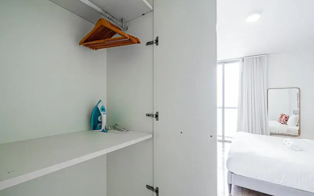 w Comfy 1BR w Fantastic Balcony in YOO