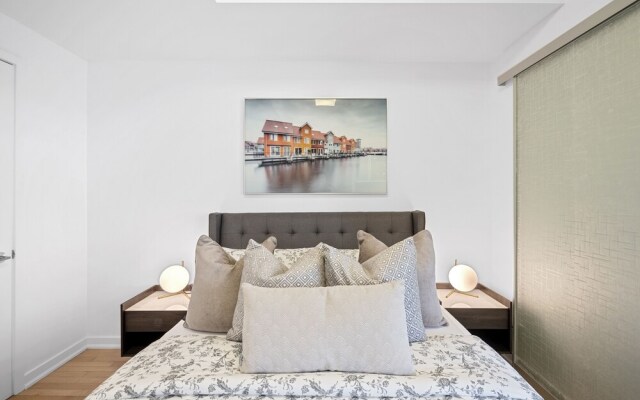 Stallion Suites Opp CN Tower & Scotiabank Arena