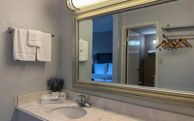 Quality Inn Rochester Airport