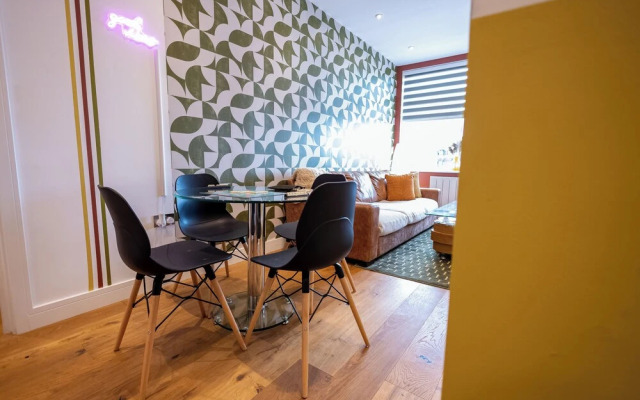 Retro 1-Bedroom Apartment in Slough
