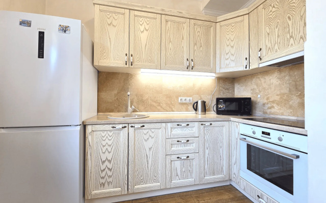 Deluxe apartment on Berezovaya Street