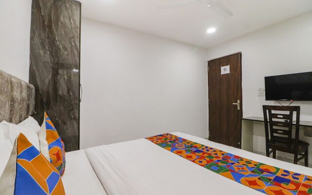 Oyo Townhouse 1126 Super 8