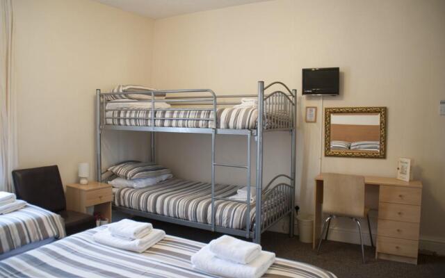 Chaplins Hotel - Guest house