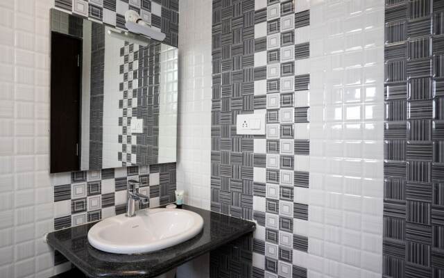 Fabhotel Shalom Indus Residency