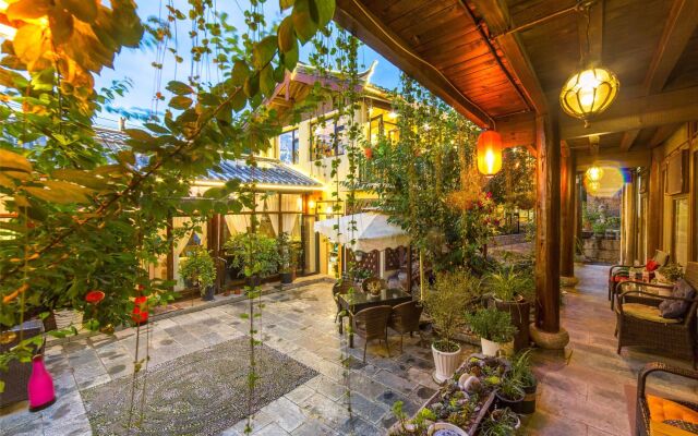 C'est La Vie Boutique Inn